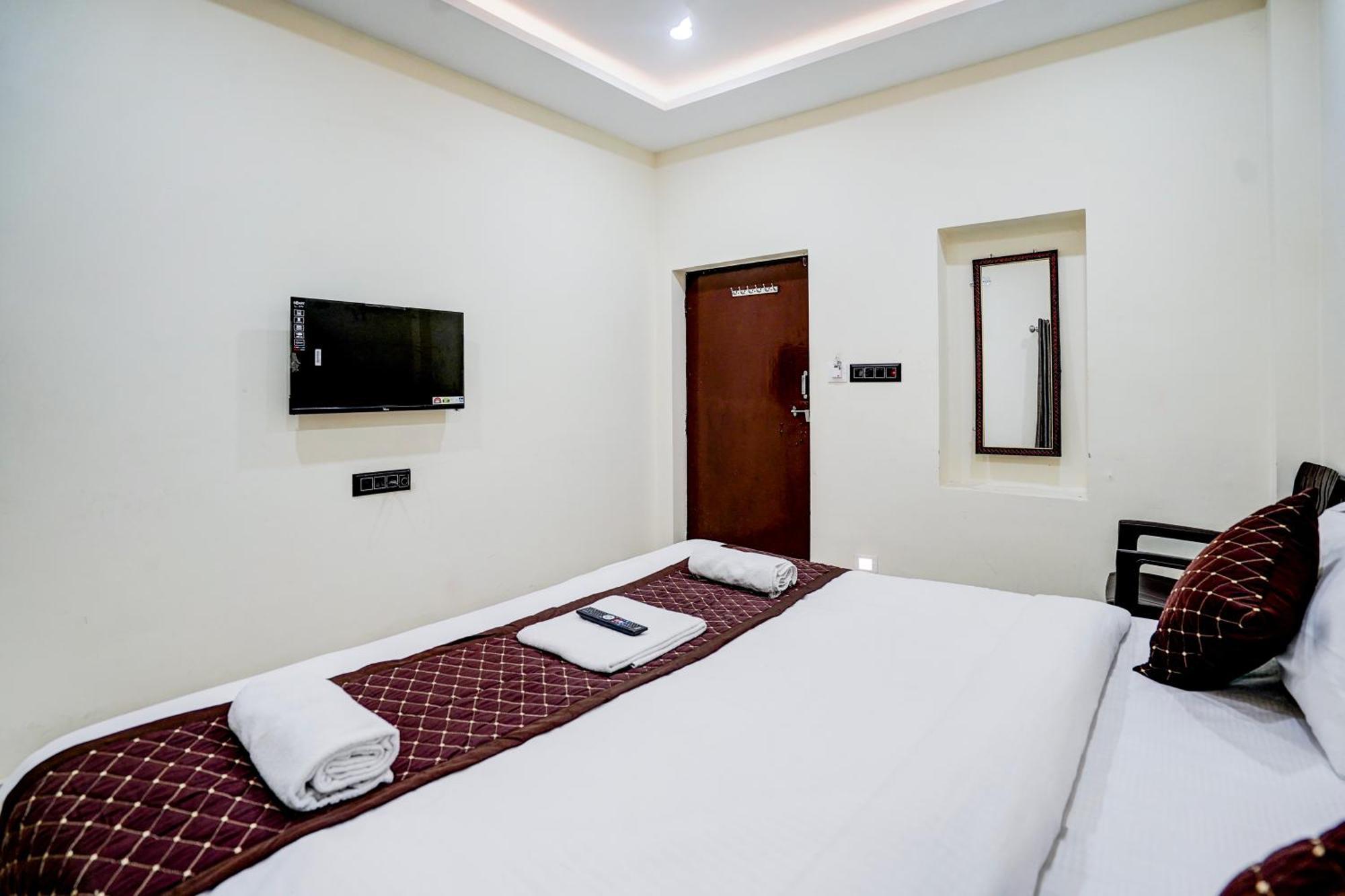 Hotel Vibe Blu- Váránaszi Kültér fotó