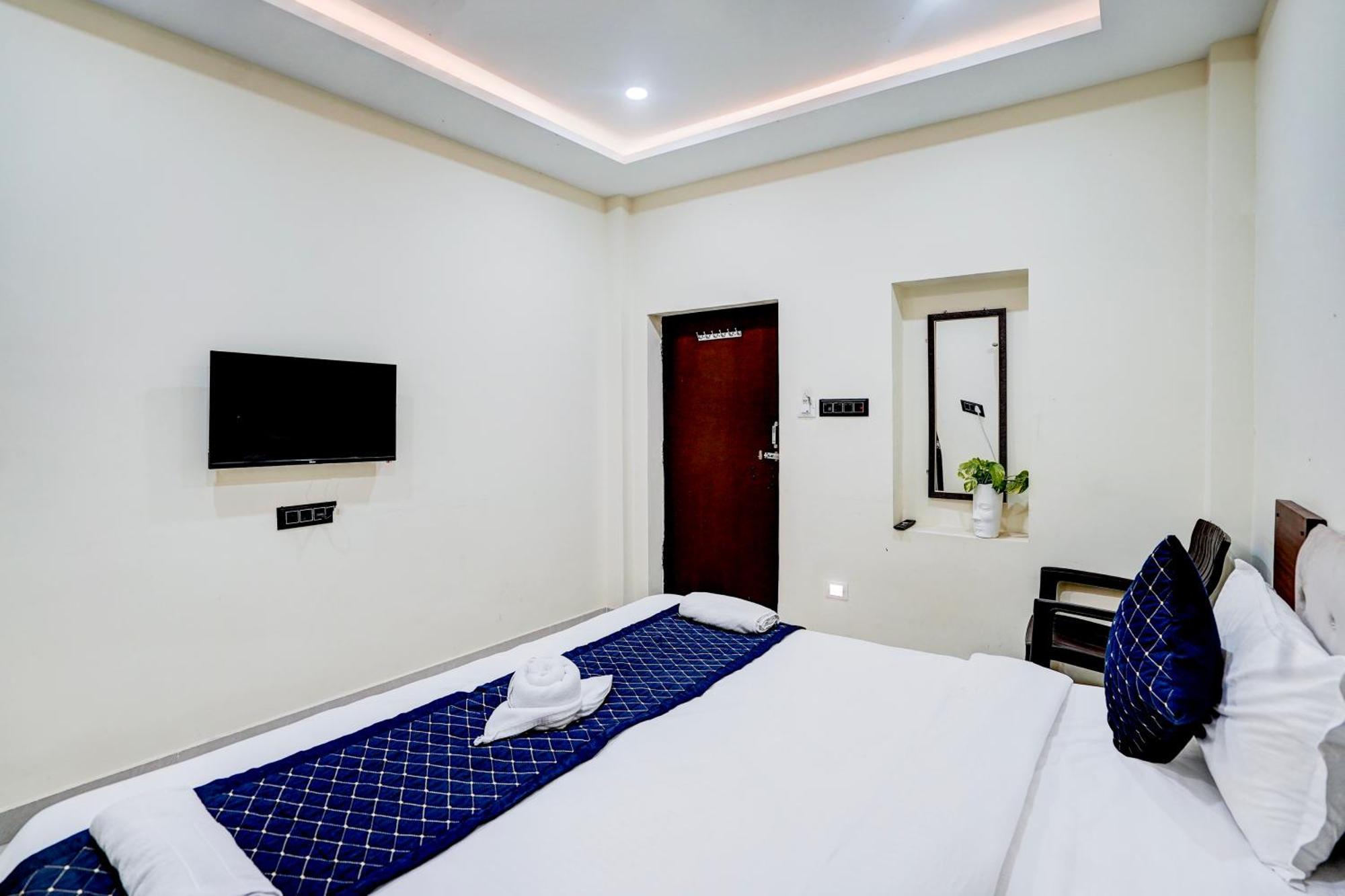 Hotel Vibe Blu- Váránaszi Kültér fotó