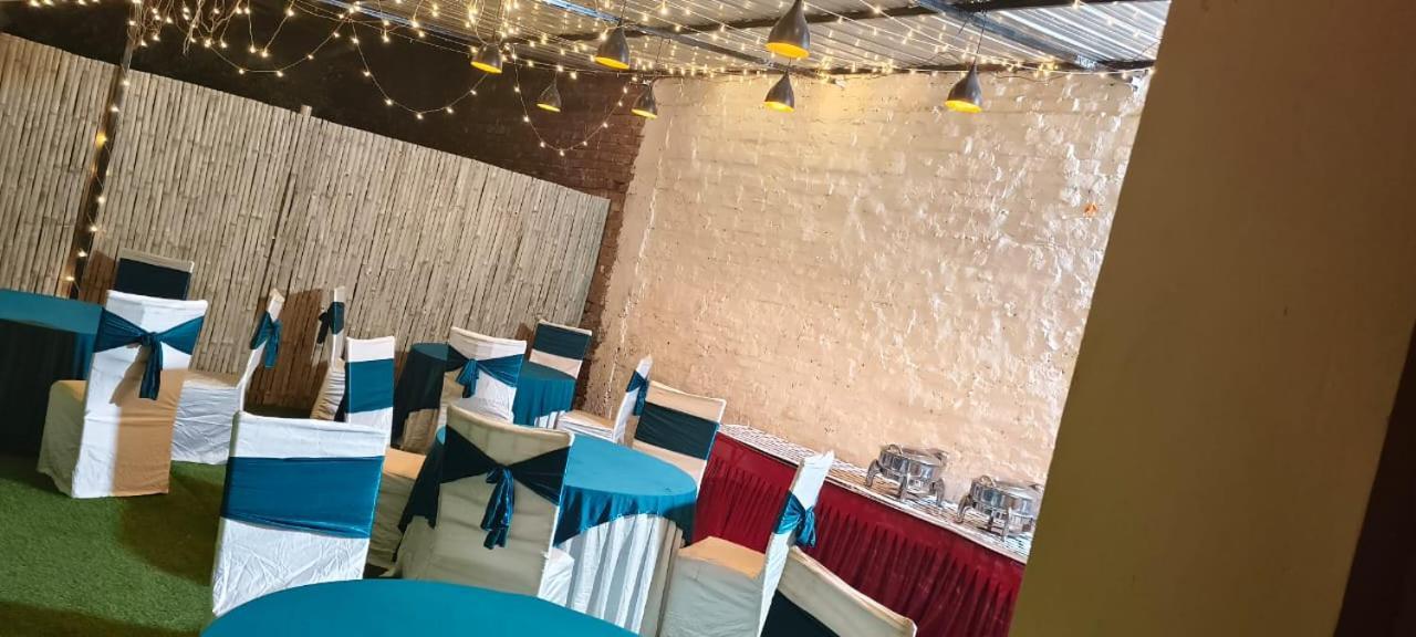 Hotel Vibe Blu- Váránaszi Kültér fotó
